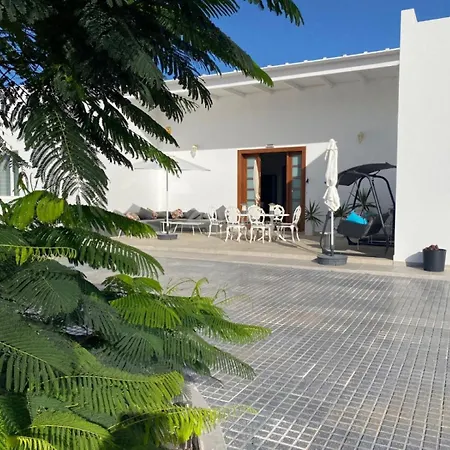 Costa Teguise 3 Bed Villa With Sea View On The Golf Estate Вилла *