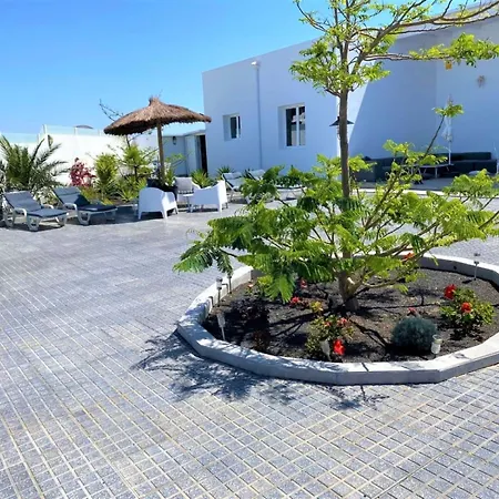 Costa Teguise 3 Bed Villa With Sea View On The Golf Estate Вилла *