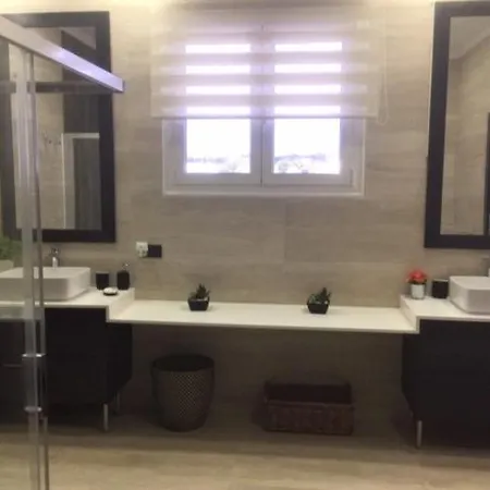 Вилла Costa Teguise 3 Bed Villa With Sea View On The Golf Estate Тегисе