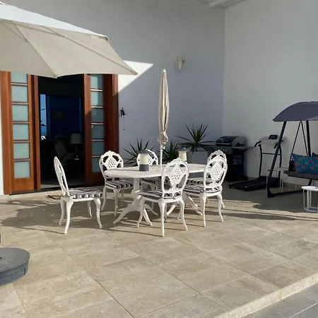 Costa Teguise 3 Bed Villa With Sea View On The Golf Estate *