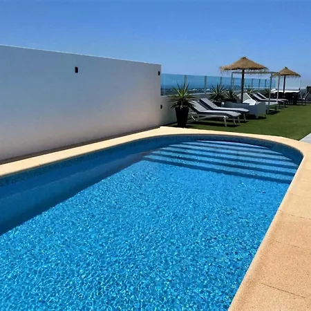 Вилла Costa Teguise 3 Bed Villa With Sea View On The Golf Estate Тегисе