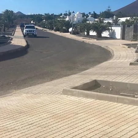 Costa Teguise 3 Bed Villa With Sea View On The Golf Estate Вилла