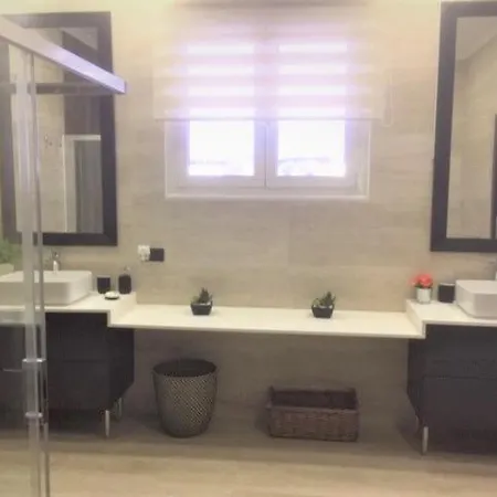 Вилла Costa Teguise 3 Bed Villa With Sea View On The Golf Estate *