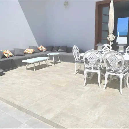 Costa Teguise 3 Bed Villa With Sea View On The Golf Estate