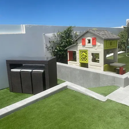 Costa Teguise 3 Bed Villa With Sea View On The Golf Estate Вилла