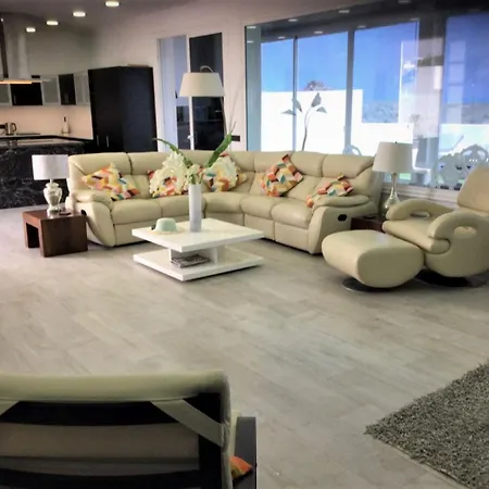 Вилла Costa Teguise 3 Bed Villa With Sea View On The Golf Estate *
