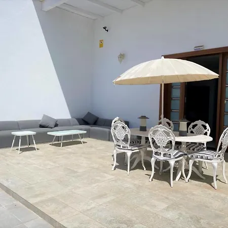 Costa Teguise 3 Bed Villa With Sea View On The Golf Estate Вилла *